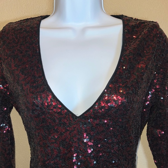 Express Women’s Red Black Sequin V-Neck 3/4 Sleeve Mini Party Dress Size 0 👗 - Picture 3 of 10
